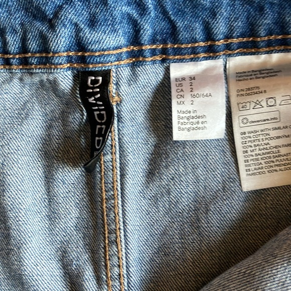 H&M Divided Jean skirt - Picture 2 of 4